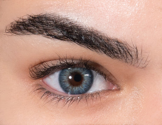 Lentilles de couleur bleue, Le Saphir