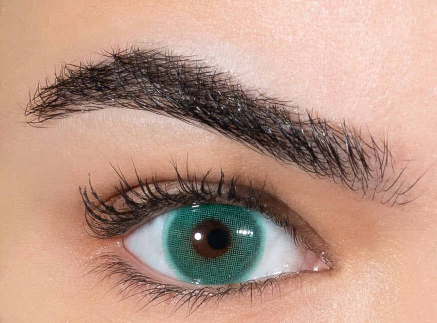 Lentilles de couleur verte - L'Emeraude la grâce précieuse du vert intense.