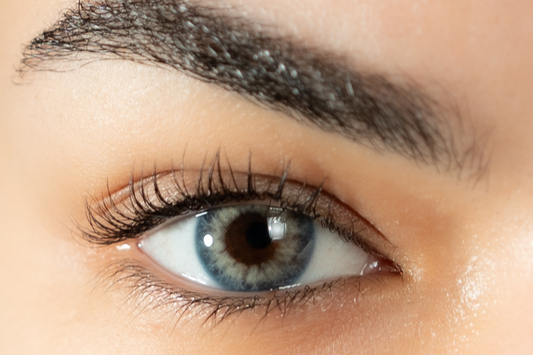 Lentilles de couleur bleu irisé, Le Diamant Bleu