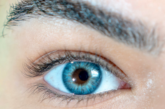 Lentilles de couleur bleue, Le Saphir